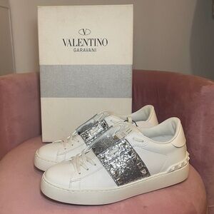 Valentino White and Silver Valentino Garavani Rockstud Untitled Open Sneaker